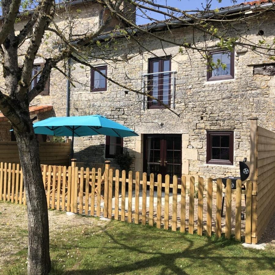 Blacksmiths Cottage In Blanzay - 3 Beds Extérieur photo