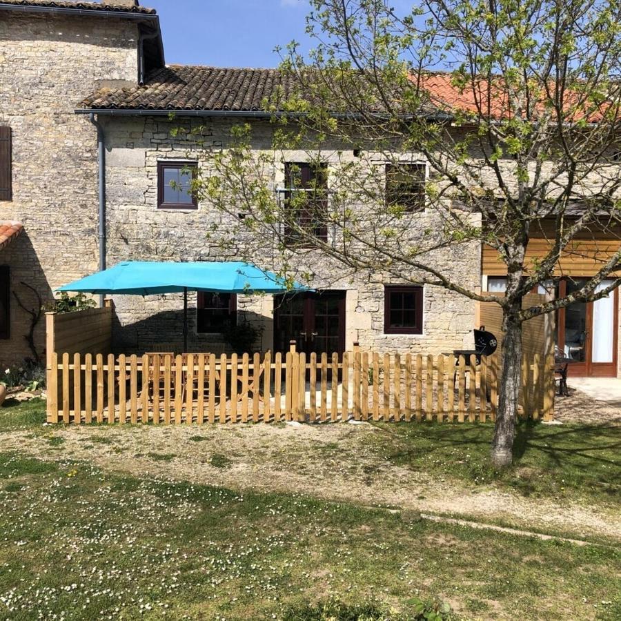 Blacksmiths Cottage In Blanzay - 3 Beds Extérieur photo