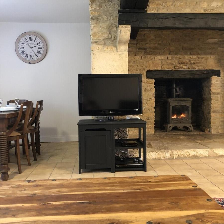 Blacksmiths Cottage In Blanzay - 3 Beds Extérieur photo
