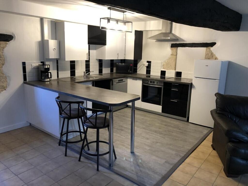 Blacksmiths Cottage In Blanzay - 3 Beds Extérieur photo